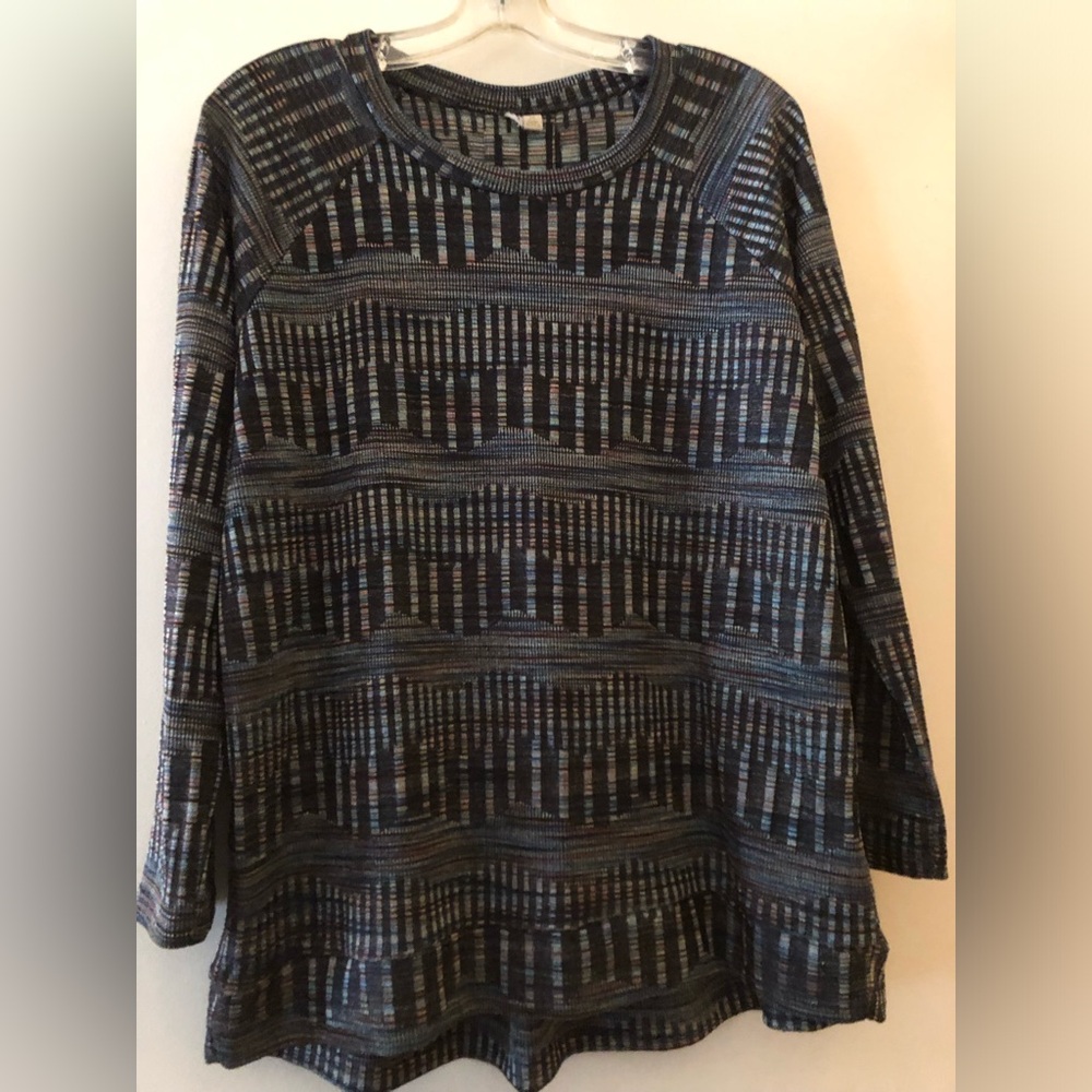 Beautiful Woven Sweater no brand tag. Size M